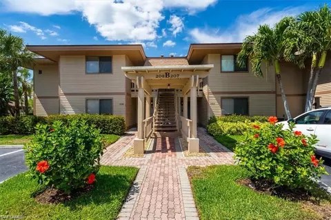 64 4th St #B208, Bonita Springs, FL 34134