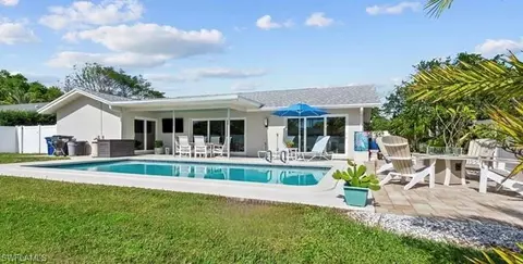 1016 Shaddelee Ln E, Fort Myers, FL 33919