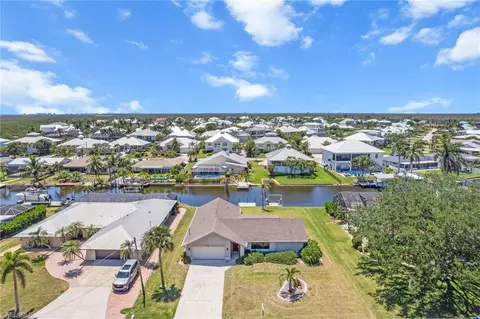 6181 Plumosa Ave, Fort Myers, FL 33908