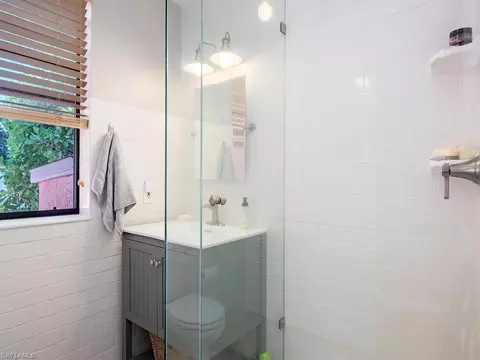 Bath - 1055 8th Ave N, Naples, FL 34102 photo 1 of 2