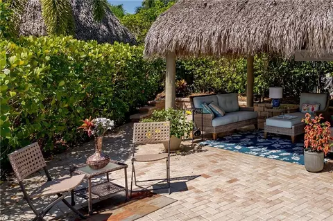 13572 Snook Cir, Naples, FL 34114