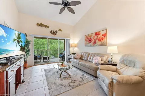 9185 Celeste Dr #305, Naples, FL 34113