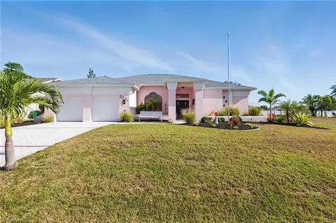 2007 Viscaya Pkwy, Cape Coral, FL 33990