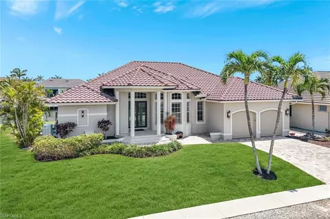 1885 Woodbine Ct, Marco Island, FL 34145