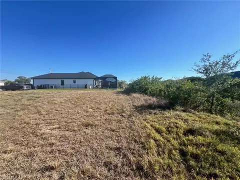 1318 NE 9th Ave, Cape Coral, FL 33909