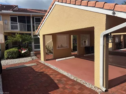 2462 Hidden Lake Dr #5, Naples, FL 34112