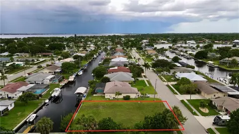 4710 Gulf Ave, North Fort Myers, FL 33903