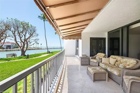 2310 Gulf Shore Blvd N #112, Naples, FL 34103