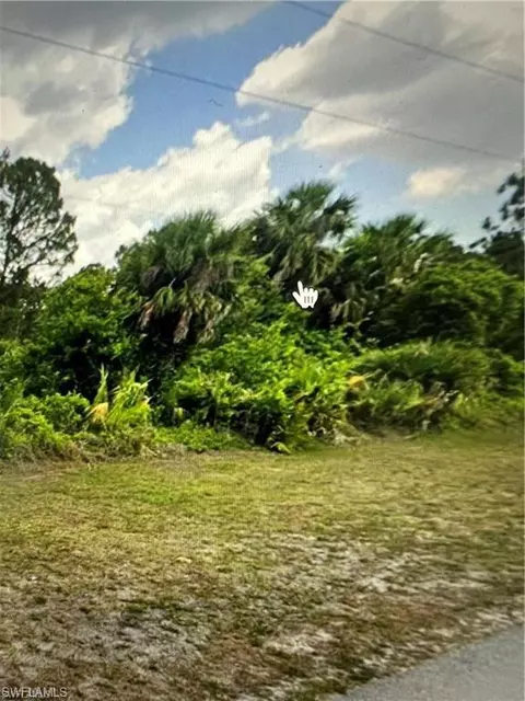 1060 Sunrise Blvd, Lehigh Acres, FL 33974