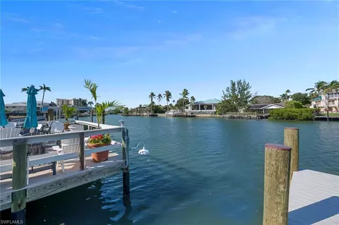 1950 Gulf Shore Blvd N #101, Naples, FL 34102