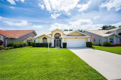 522 Countryside Dr, Naples, FL 34104