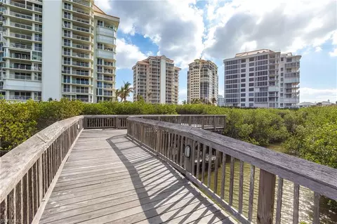 View/Area - 40 Seagate Dr #202A, Naples, FL 34103 photo 7 of 9
