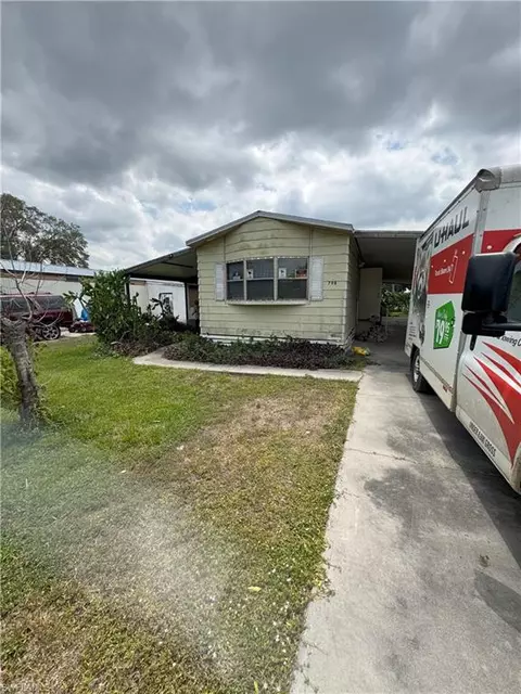 798 Avenue E NW, Moore Haven, FL 33471 photo 2