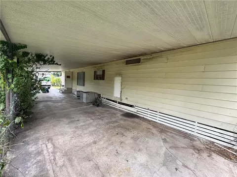 798 Avenue E NW, Moore Haven, FL 33471 photo 3