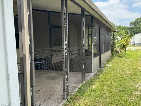 798 Avenue E NW, Moore Haven, FL 33471 photo 6