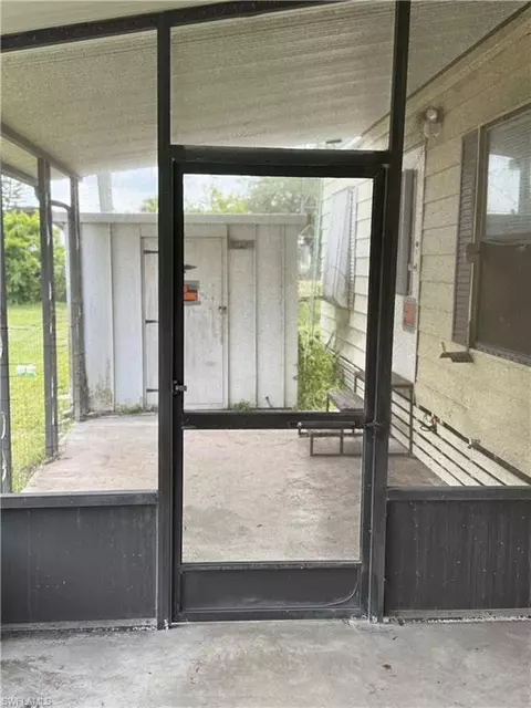 798 Avenue E NW, Moore Haven, FL 33471 photo 4