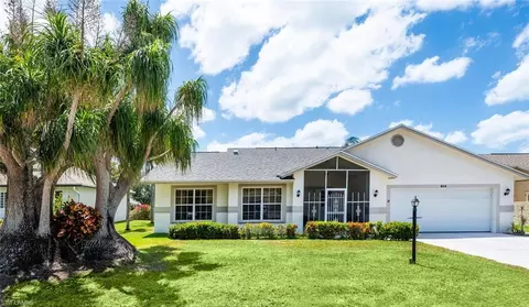 814 Charlemagne Blvd, Naples, FL 34112