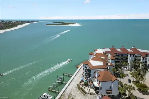 504 La Peninsula Blvd #504, Naples, FL 34113