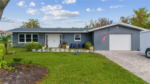 1121 Vesper Dr, Fort Myers, FL 33901