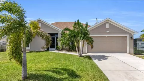 3006 NE 6th Pl, Cape Coral, FL 33909