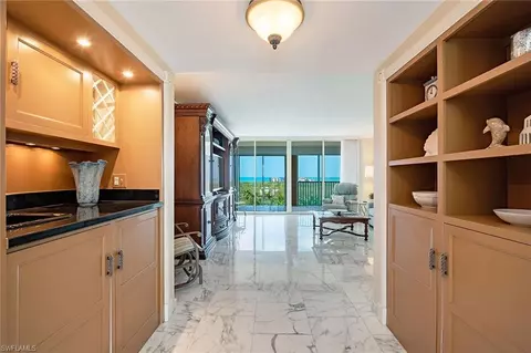 7515 Pelican Bay Blvd #7B, Naples, FL 34108