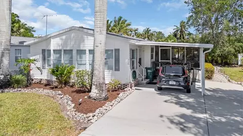 256 Riverwood Rd, Naples, FL 34114