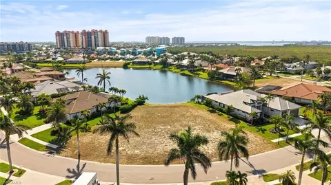 1922 Harbour Cir, Cape Coral, FL 33914