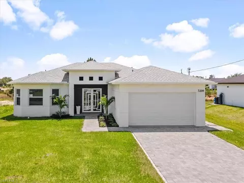 3209 29th St W, Lehigh Acres, FL 33971