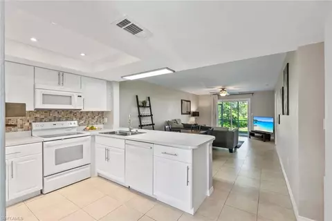 Kitchen - 138 Cypress Way E #404, Naples, FL 34110 photo 6 of 6