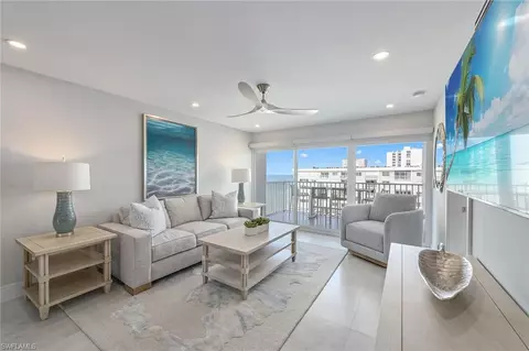 3443 Gulf Shore Blvd N #813, Naples, FL 34103