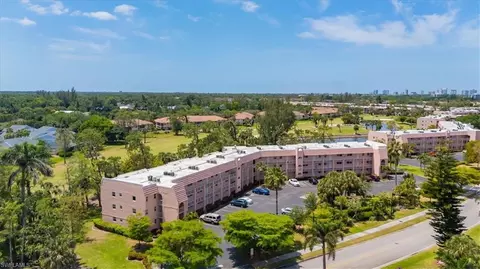 400 Forest Lakes Blvd #301, Naples, FL 34105