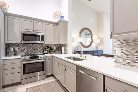 831 Sailaway Ln #203, Naples, FL 34108
