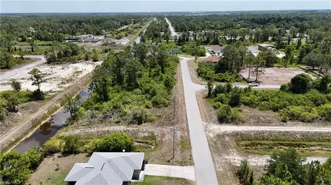 1037 Kellogg St E, Lehigh Acres, FL 33974 photo 8