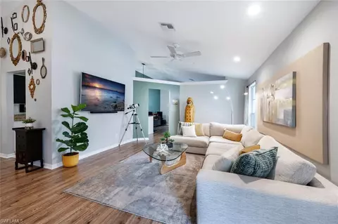 3166 Carriage Cir, Naples, FL 34105