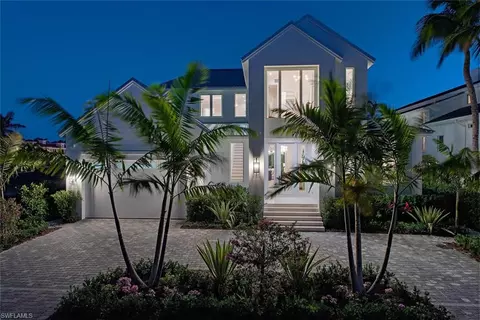 1380 Pelican Ave, Naples, FL 34102