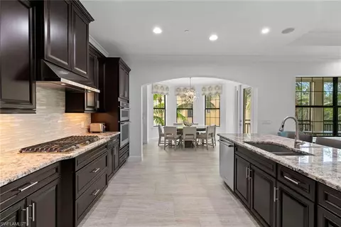 2733 Tiburon Blvd E #102, Naples, FL 34109 photo 12
