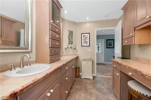 Bath - 1195 Windswept Ave, Naples, FL 34109 photo 2 of 4