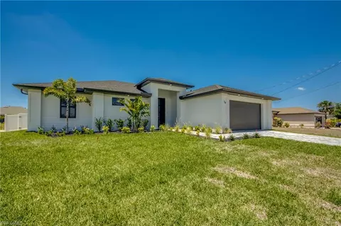 10 NW 13th Pl, Cape Coral, FL 33993