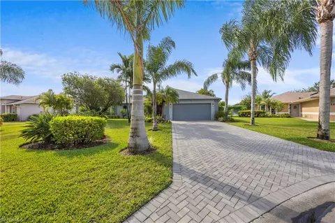 980 Murcott Dr, Naples, FL 34120 photo 2