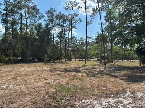 498 Wilson Blvd S, Naples, FL 34117 photo 3