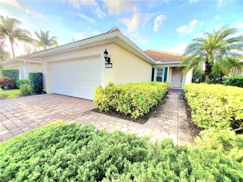 8657 Querce Ct, Naples, FL 34114