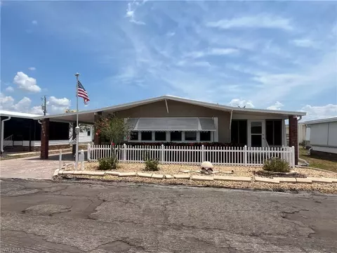 9063 Flamingo Cir, North Fort Myers, FL 33903