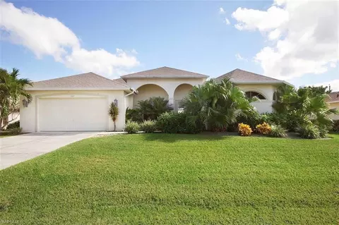 1725 SE 10th Pl, Cape Coral, FL 33990