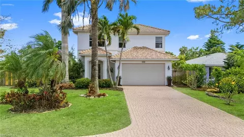 636 102nd Ave N, Naples, FL 34108