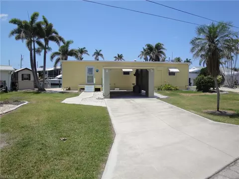 3891 Cruz Dr, Saint James City, FL 33956