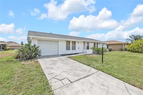 140 Blue Ridge Dr, Naples, FL 34112