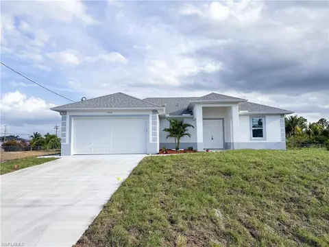 2703 42nd St SW, Lehigh Acres, FL 33976