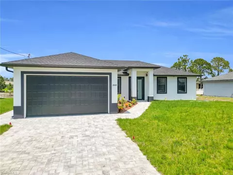 2808 19th St SW, Lehigh Acres, FL 33976