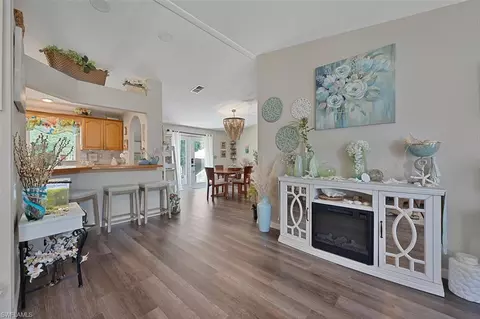 176 Andrea Ln, Naples, FL 34114