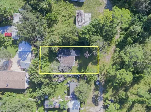 241 Santa Cruz St, North Fort Myers, FL 33903